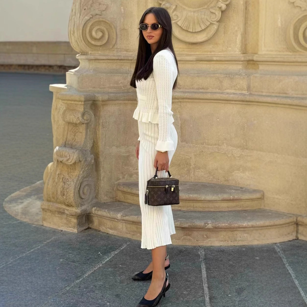 Ruffled V-neck Hip With A Set Of Suit -