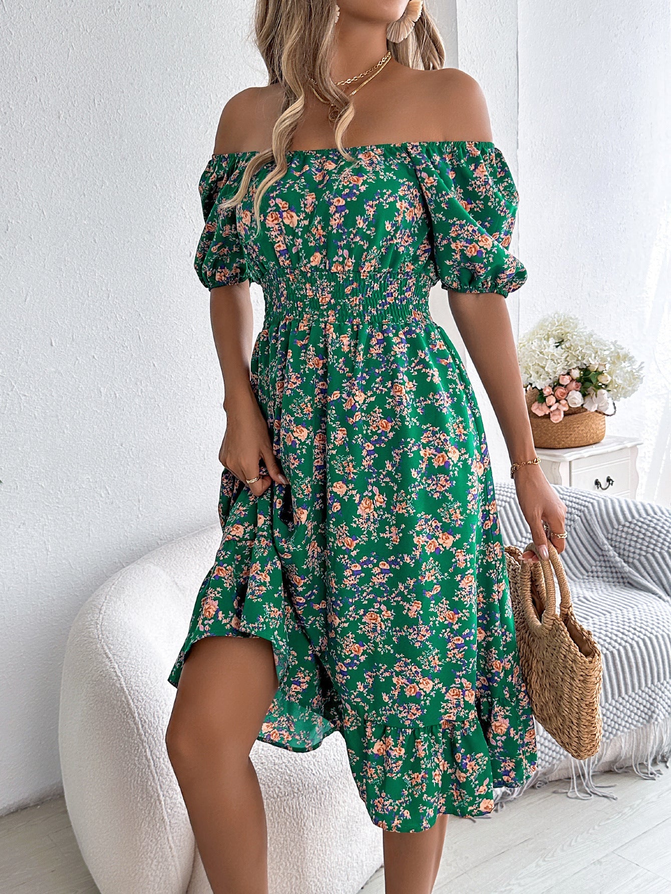 Rochie Vară Florală cu Volane și Guler Pătrat -