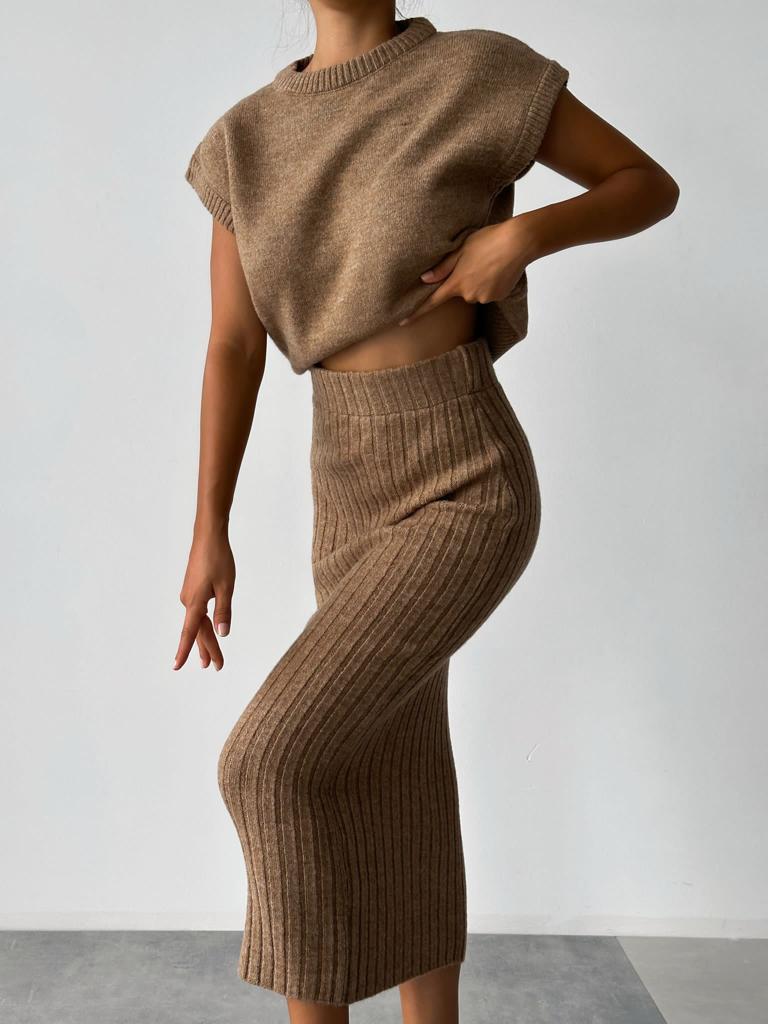 Sweater Suit Women's Sleeveless Pullover Coat Skirt -