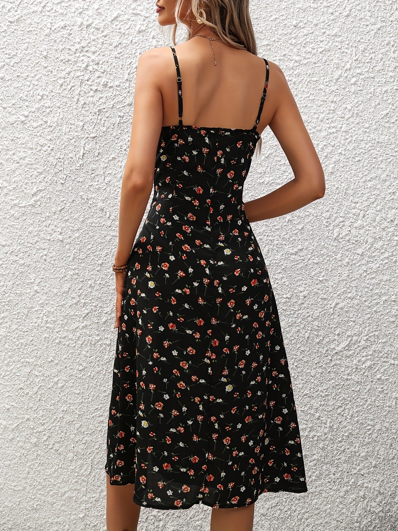 Rochie de Vară cu Suspender și Polka Dot - Material Ușor, Fentă Laterală -