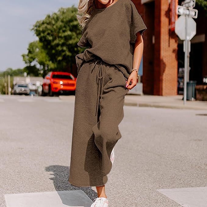 Solid Color Texture Casual Fashion Women's Wear Short-sleeved Trousers Two-piece Set -