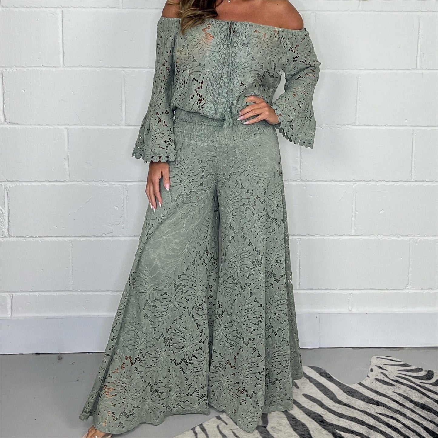 Lady's Lace Blouse Pants Fashion Suit -
