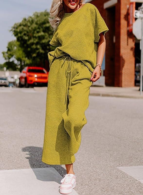 Solid Color Texture Casual Fashion Women's Wear Short-sleeved Trousers Two-piece Set -