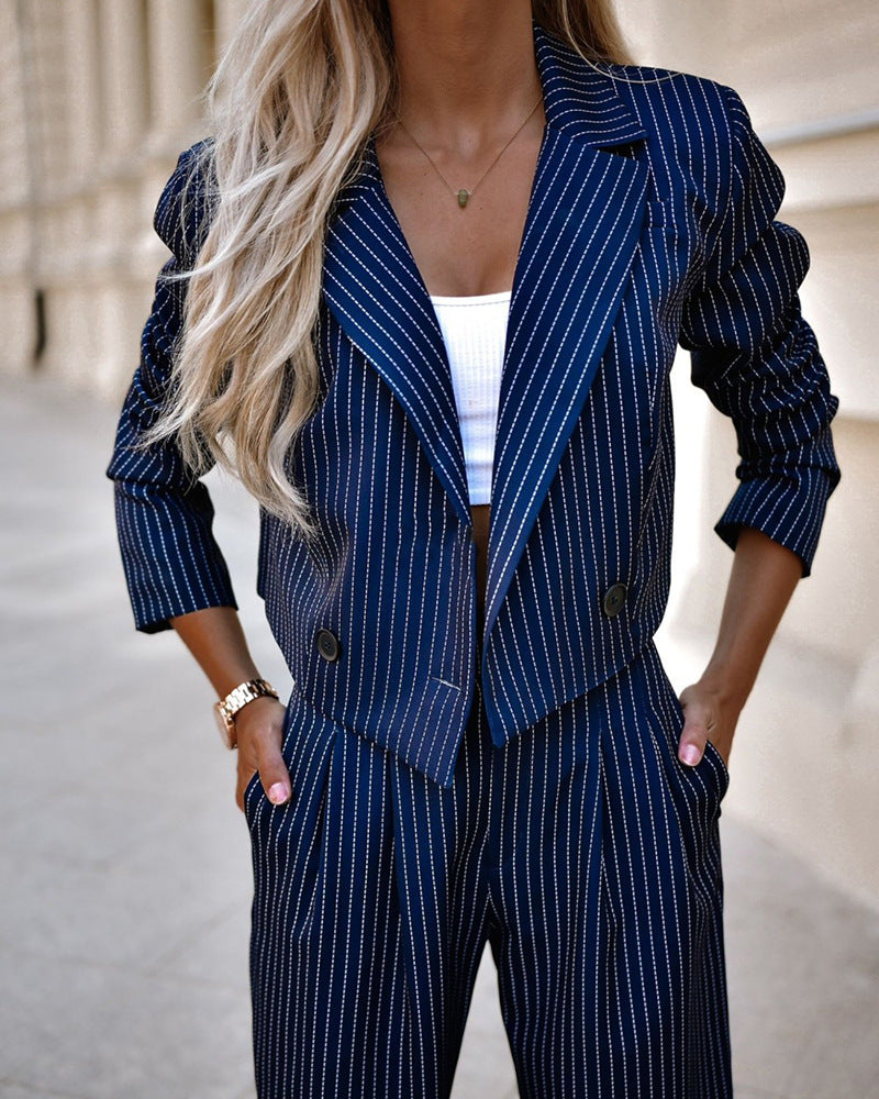 Set Primăvară Dungi: Top Cropped cu Rever și Pantaloni Drepți -