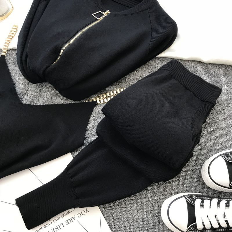 Three-piece knitted vest -