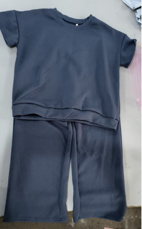 Solid Color Texture Casual Fashion Women's Wear Short-sleeved Trousers Two-piece Set -