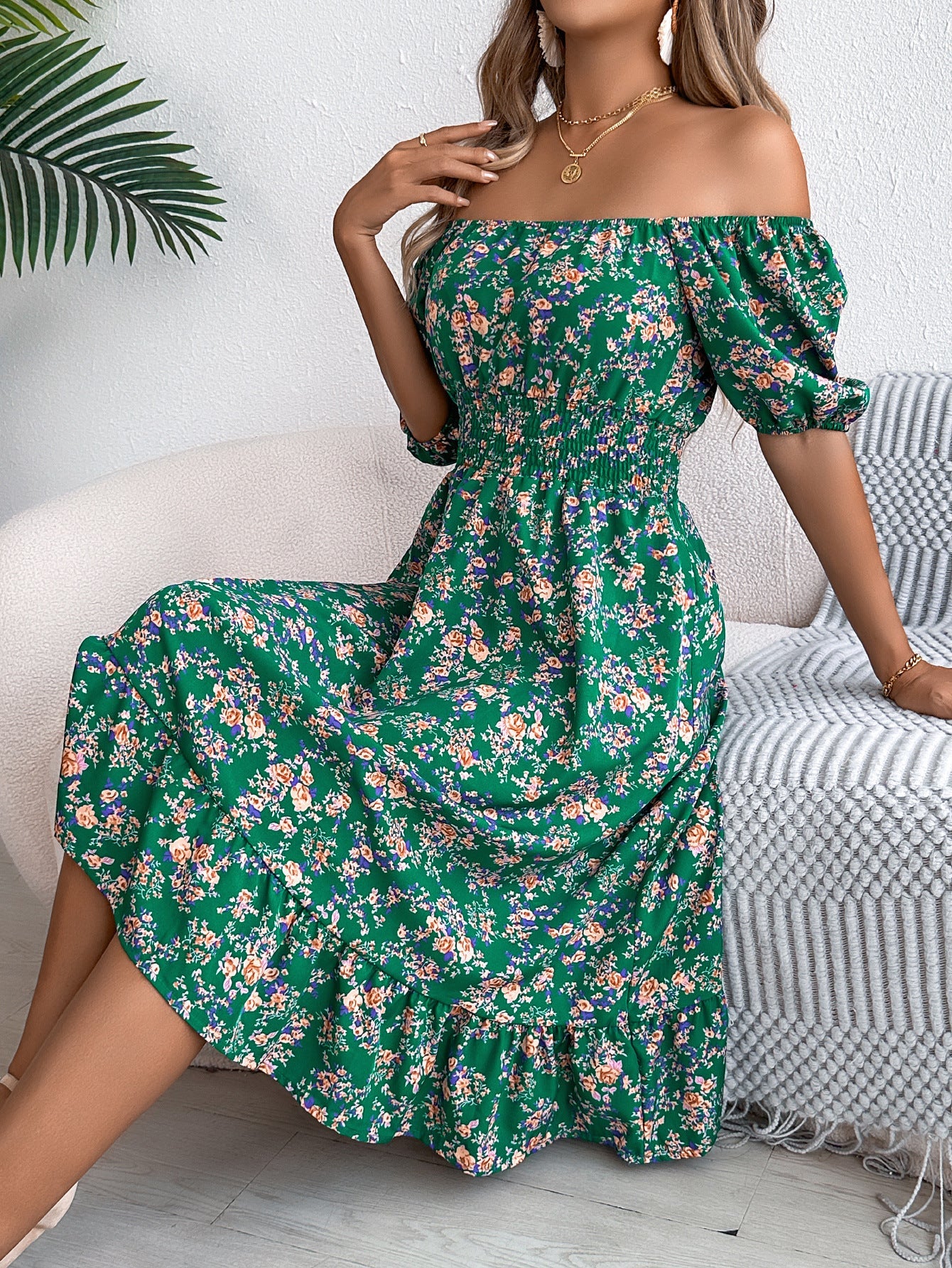 Rochie Vară Florală cu Volane și Guler Pătrat -