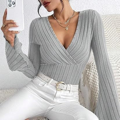 Bluză Feminină cu Dungi, Decolteu V - Slim Fit, Mânecă Lungă -