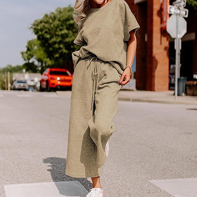 Solid Color Texture Casual Fashion Women's Wear Short-sleeved Trousers Two-piece Set -