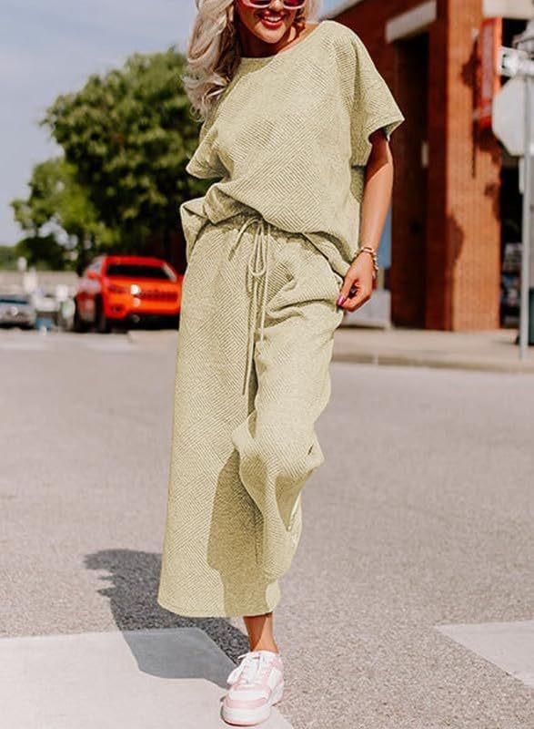 Solid Color Texture Casual Fashion Women's Wear Short-sleeved Trousers Two-piece Set -
