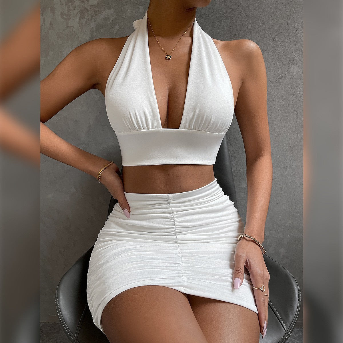 Set Vară - Top Halter Reglabil, Fustă Pliuri Scurtă -
