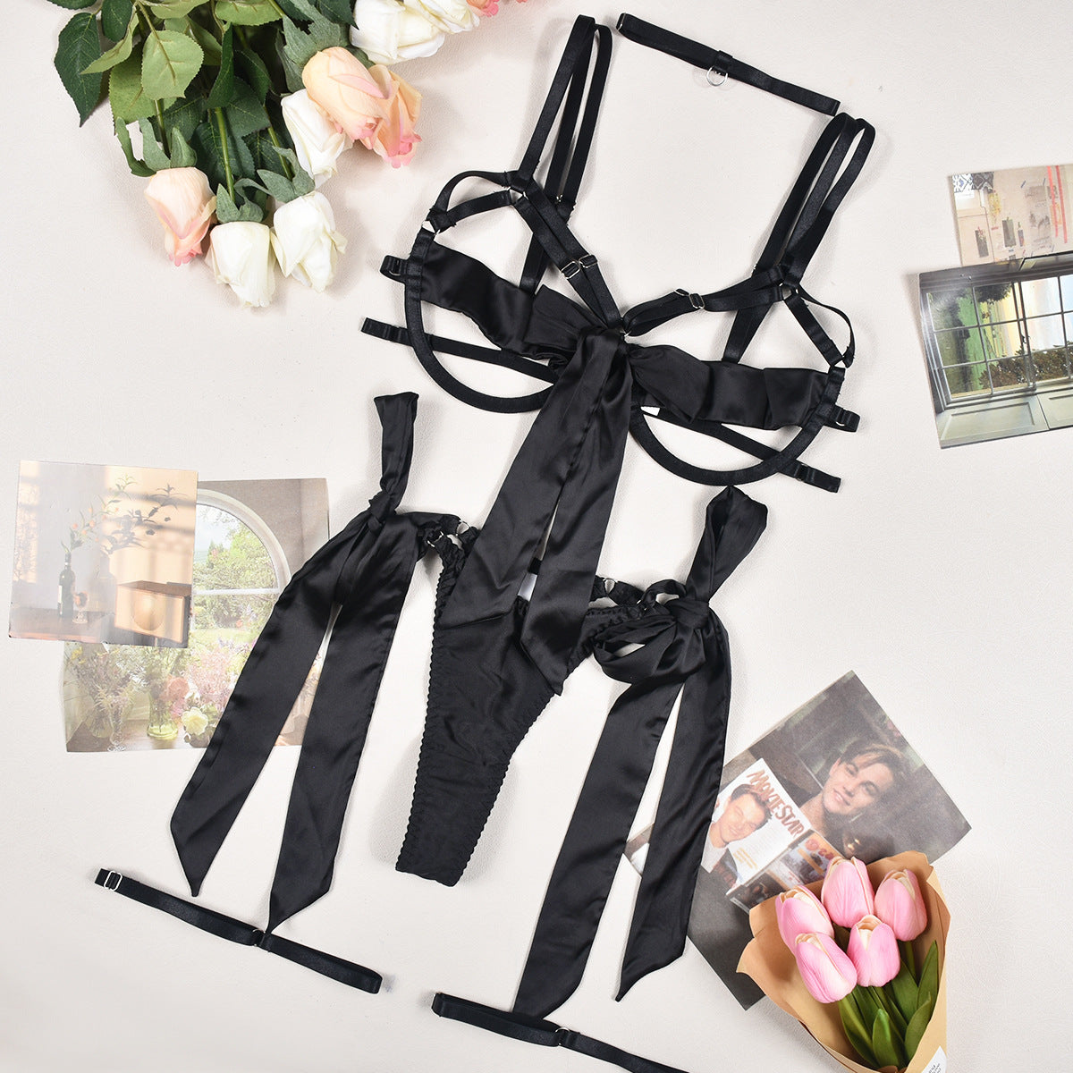 Satin Sexy Dew Leg Ring Strap Sexy Lingerie 4-piece Set -